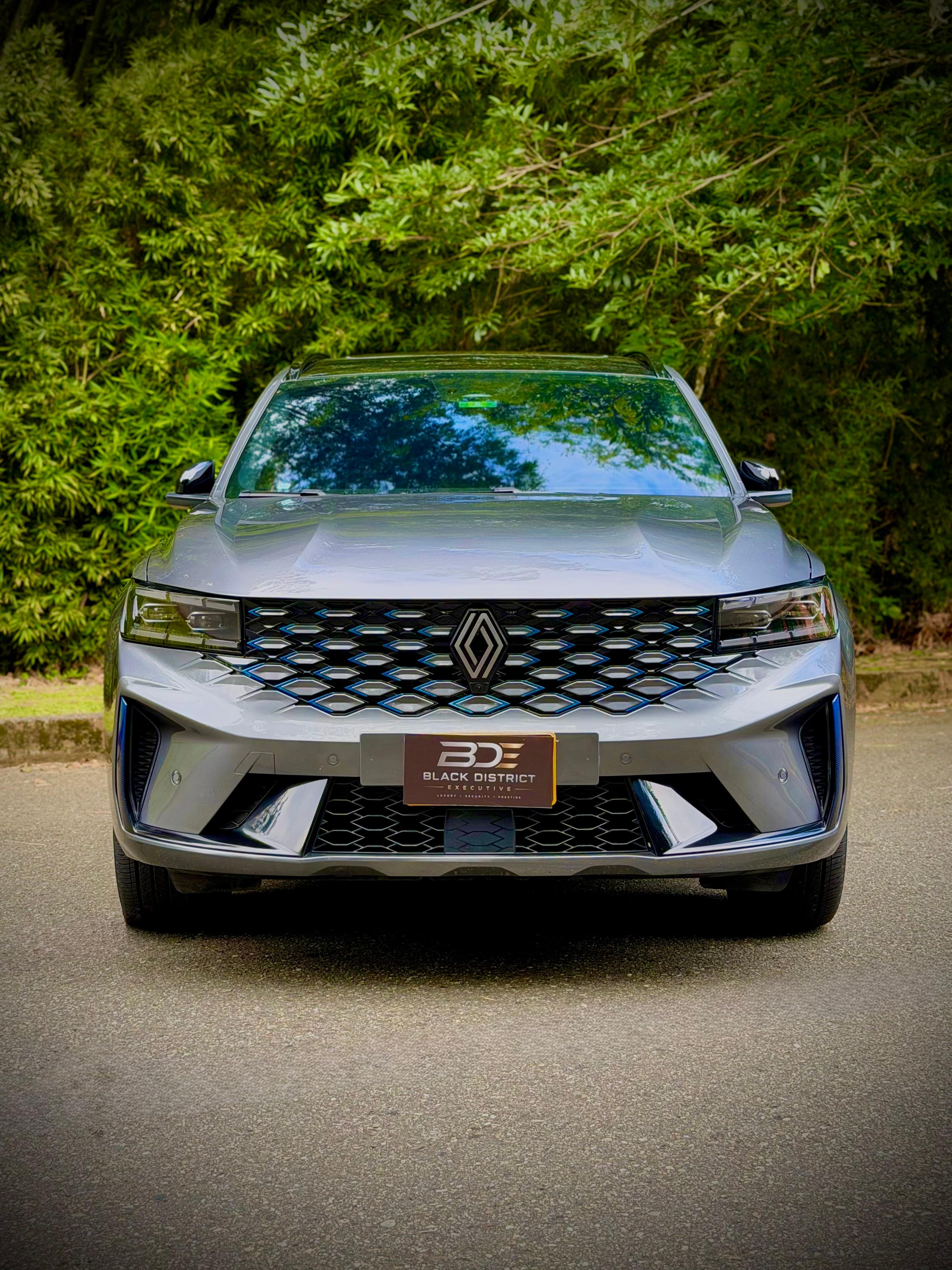 Renault Koleos E-Tech — foto 2 de 6
