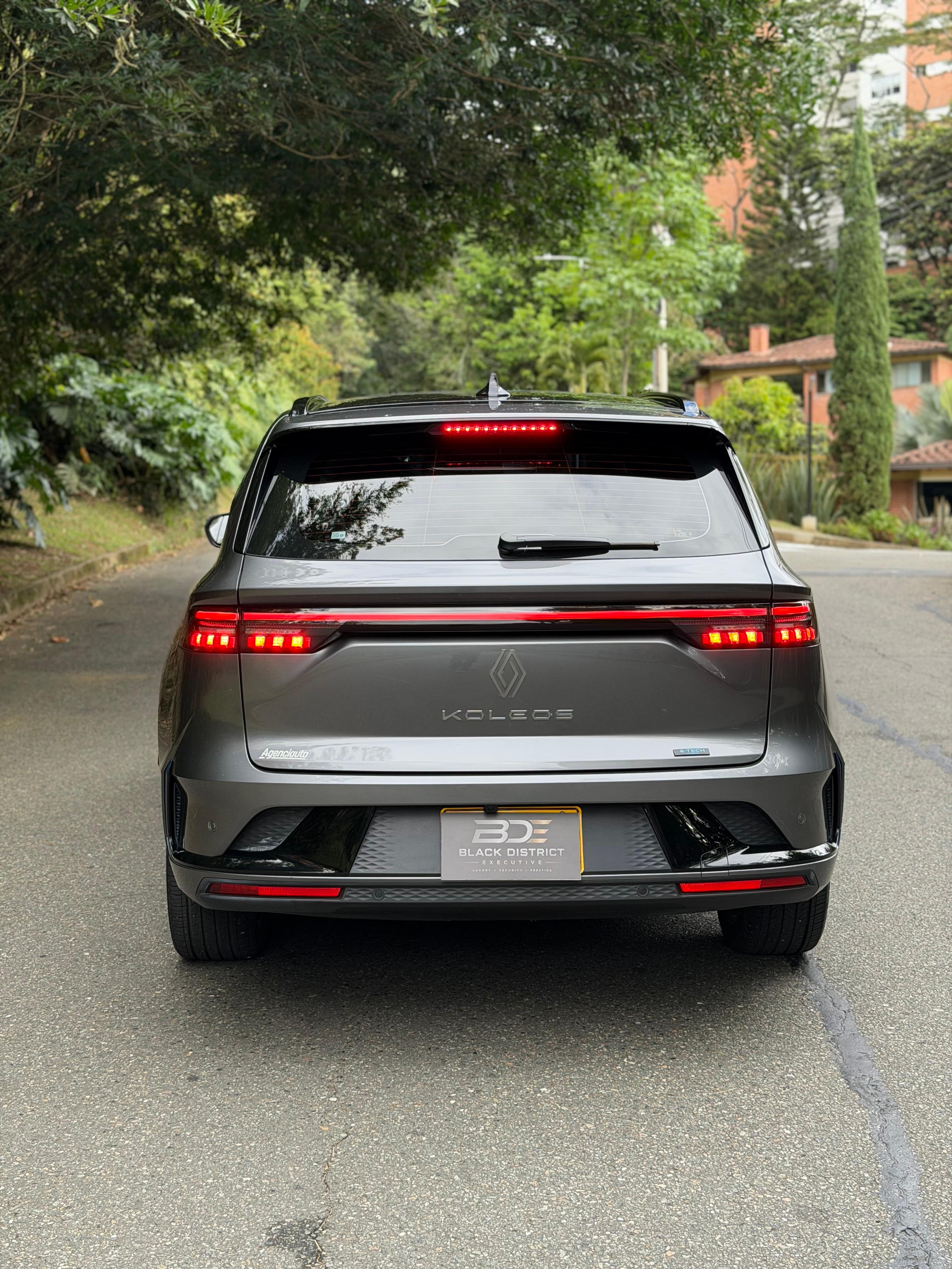 Renault Koleos E-Tech — foto 4 de 6